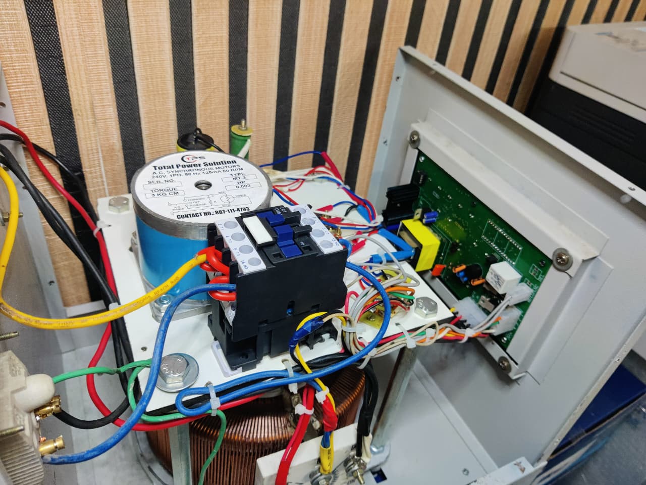 SERVO STABILIZER 5KVA - Image 4