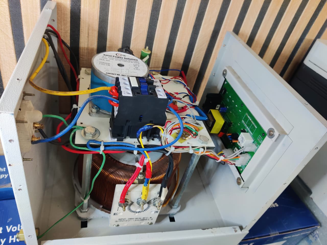 SERVO STABILIZER 5KVA - Image 3